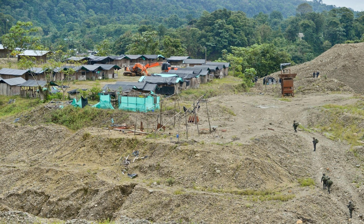 vang bac khai thac trai phep trong dien thoai anh 1