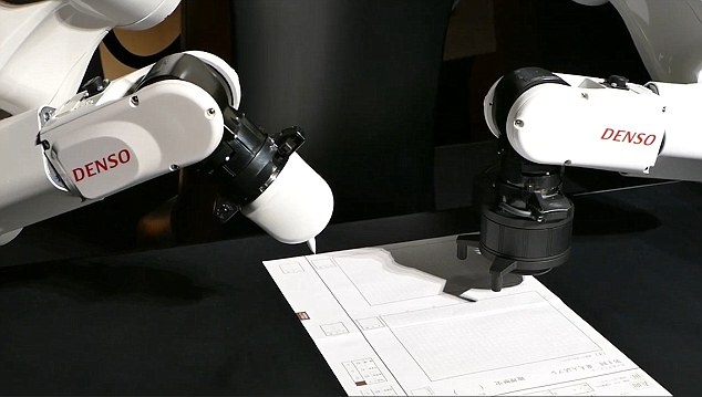 Robot Nhat truot dai hoc 4 nam lien tiep vi kem tieng Anh hinh anh