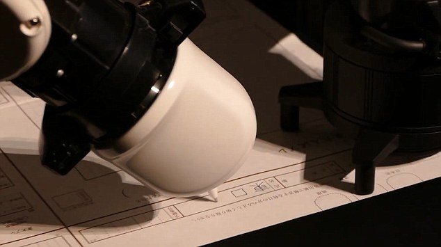 Robot Nhat Ban thi truot dai hoc anh 2