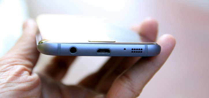 Samsung se loai bo giac cam tai nghe tren Galaxy S8 hinh anh