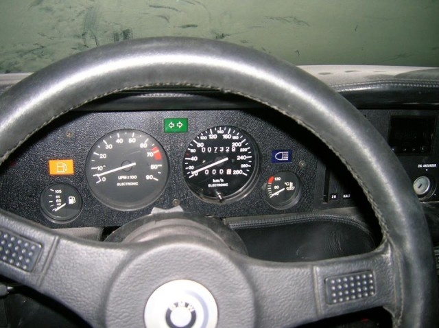 BMW M1 trong garage 34 nam anh 6