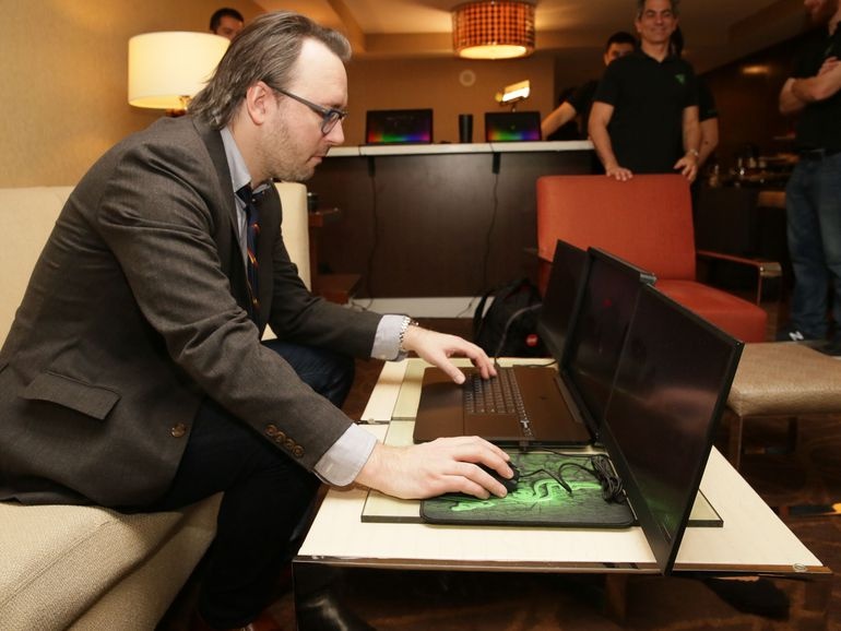 Laptop Razer 3 man hinh 4k anh 4