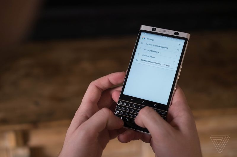Anh BlackBerry KeyOne anh 1