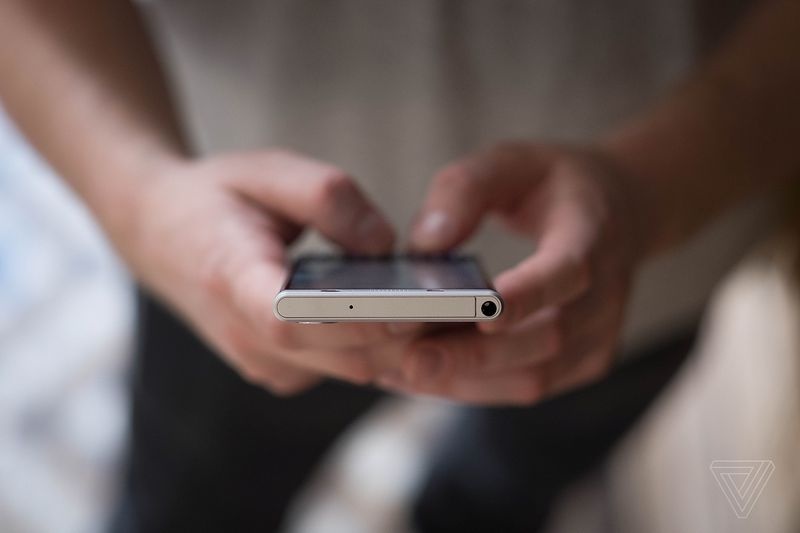 Anh BlackBerry KeyOne anh 6