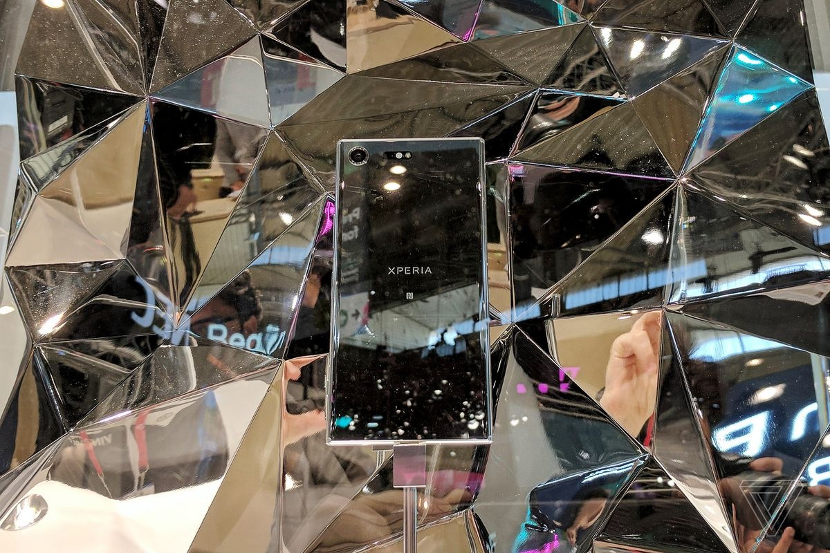 Di dong moi cua Sony xung dang o trong vien bao tang hinh anh