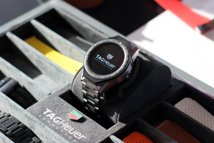 Dong ho thong minh gia 1.600 USD cua Tag Heuer hinh anh