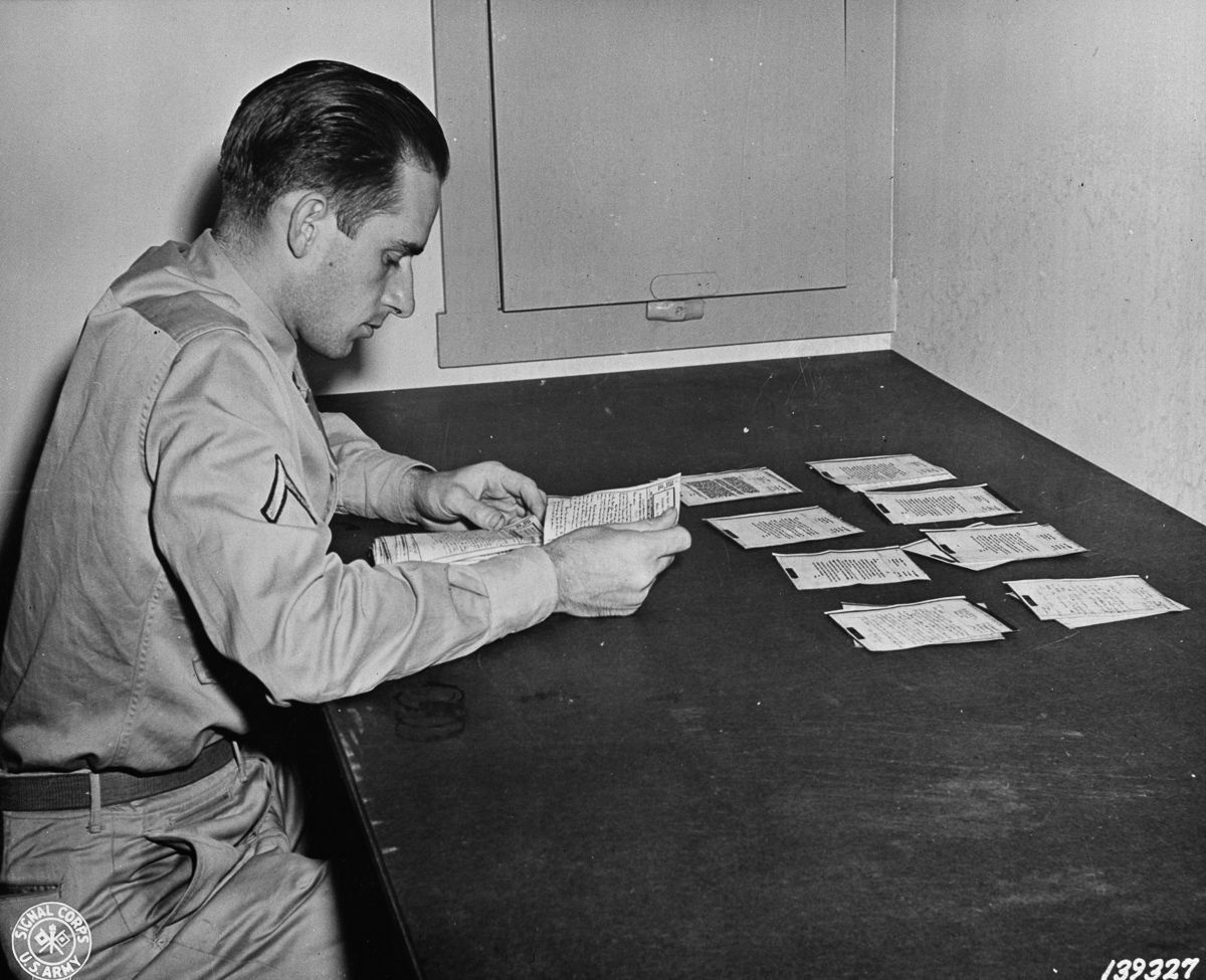 Cach nguoi My gui mail trong the chien thu 2 anh 10