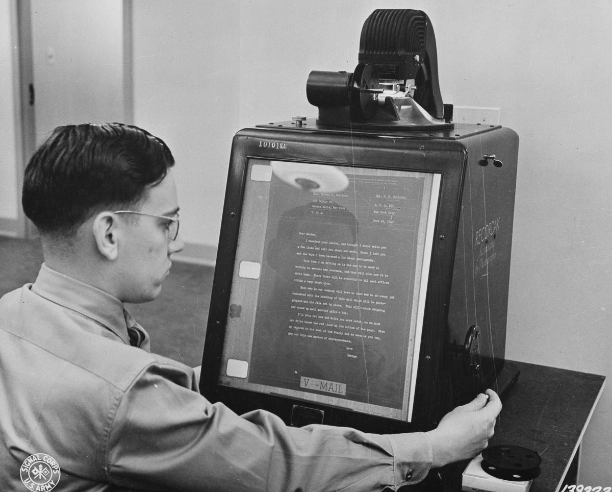 Cach nguoi My gui mail trong the chien thu 2 anh 6