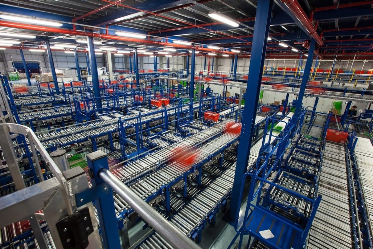 Nha kho tu dong anh 1