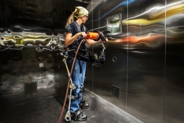 Be hang chuc kg nhe nhang nho ao giap dac biet hinh anh