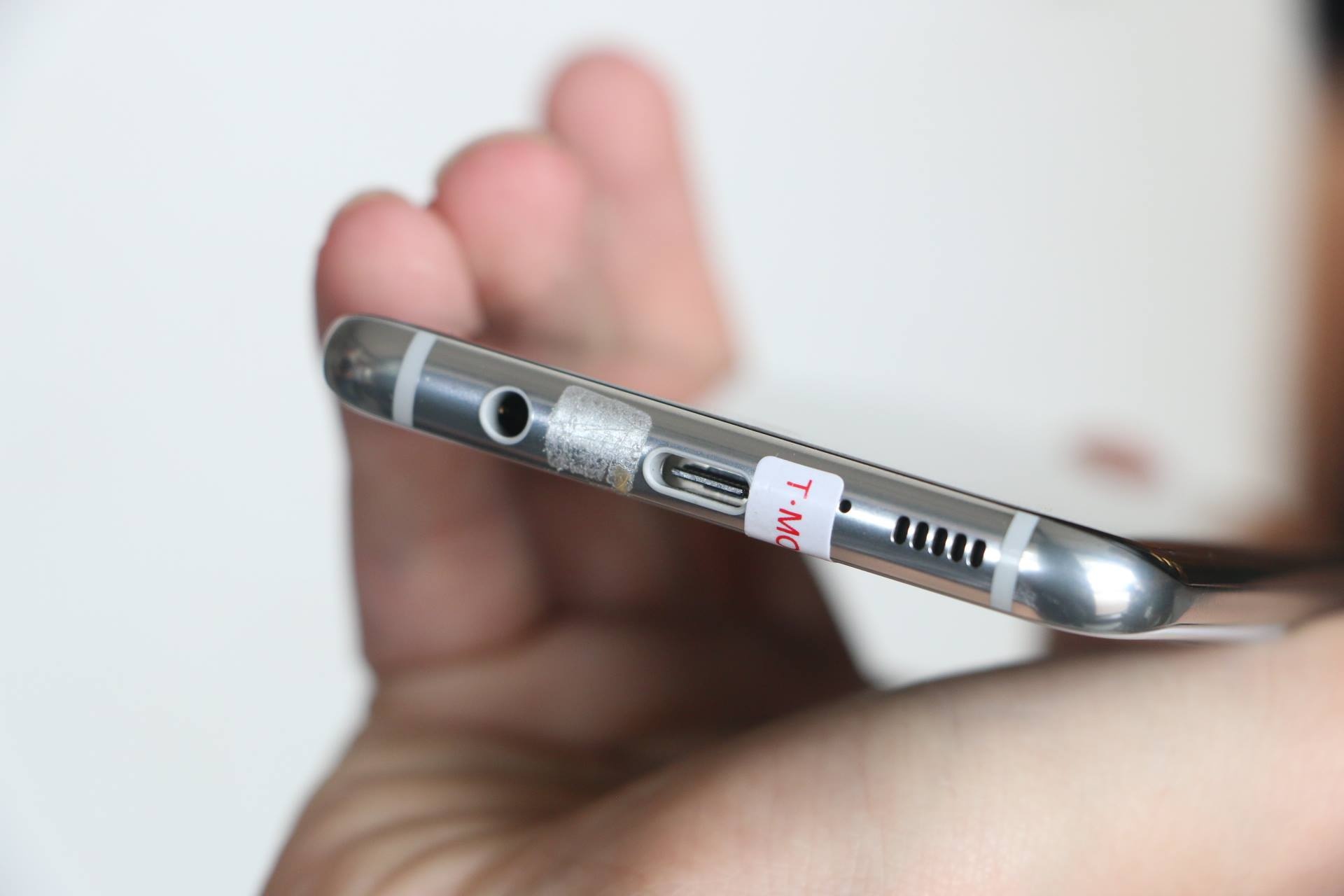 Tren tay Galaxy S8 Plus dau tien tai Viet Nam anh 8