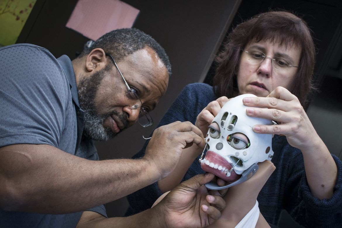 Robot tinh duc co tri tue anh 2