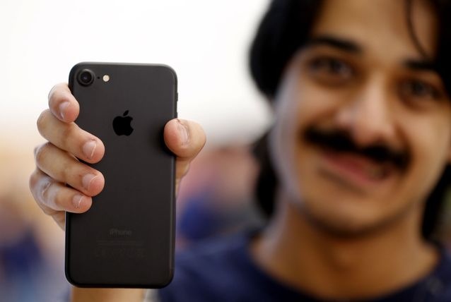 iPhone 8 ra mat bien iPhone 7 thanh smartphone dang mua nhat hinh anh