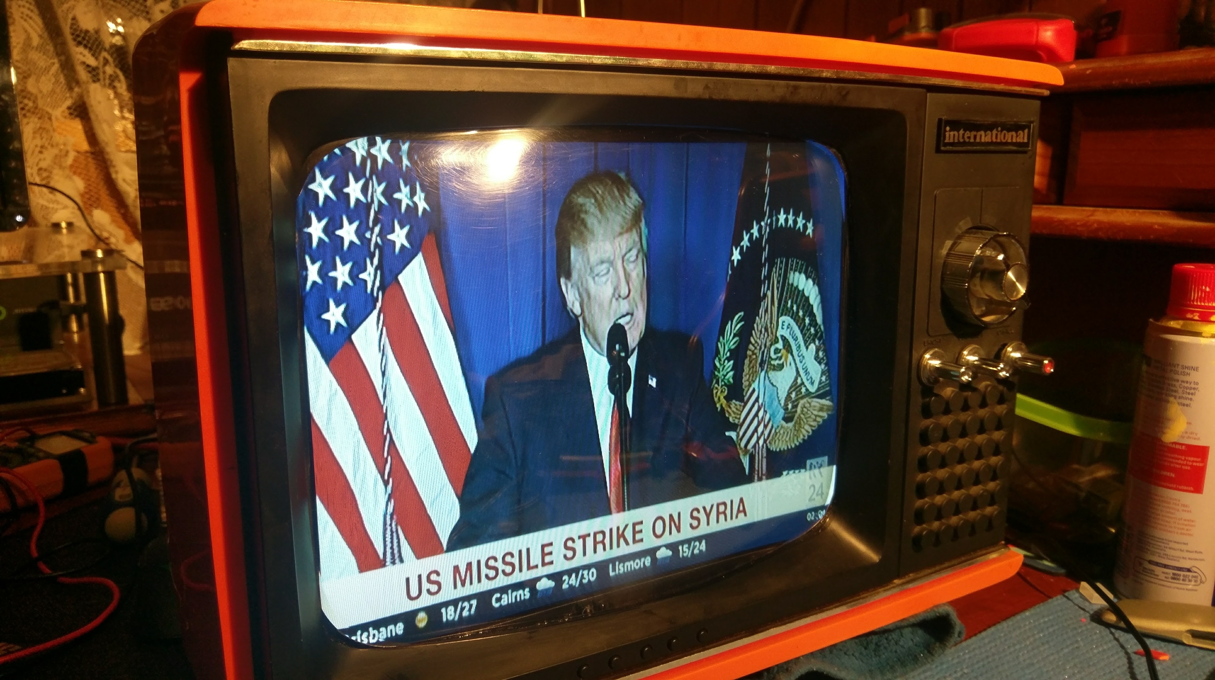 TV cu tu bai rac do thanh may choi game anh 6