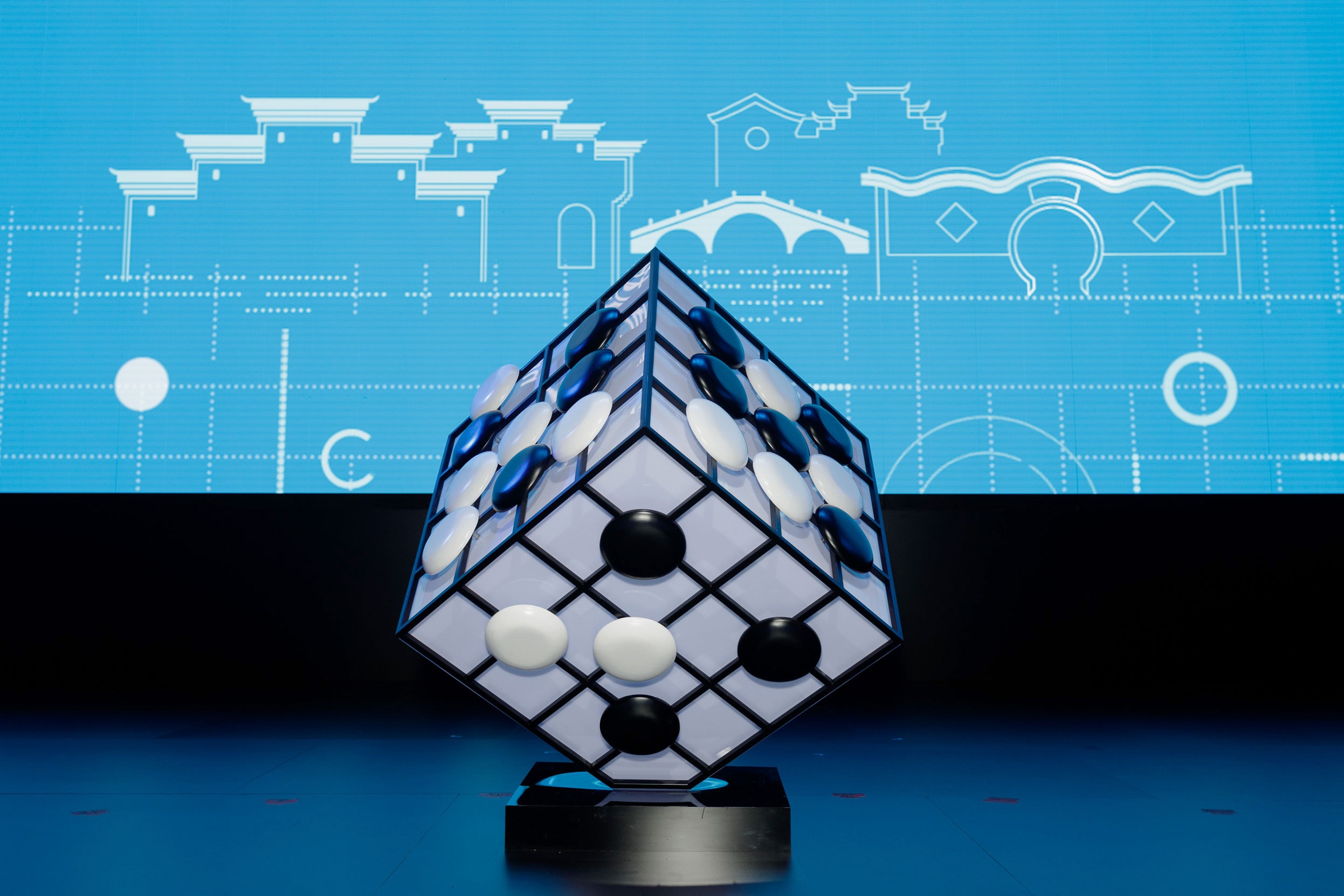 Vi sao AlphaGo co tri tue vuot xa con nguoi? hinh anh