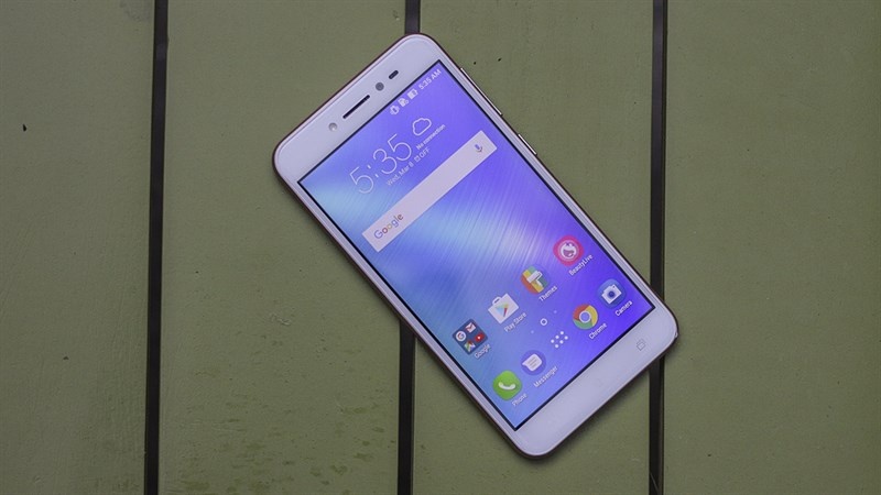 Dien thoai selfie tam trung anh 1