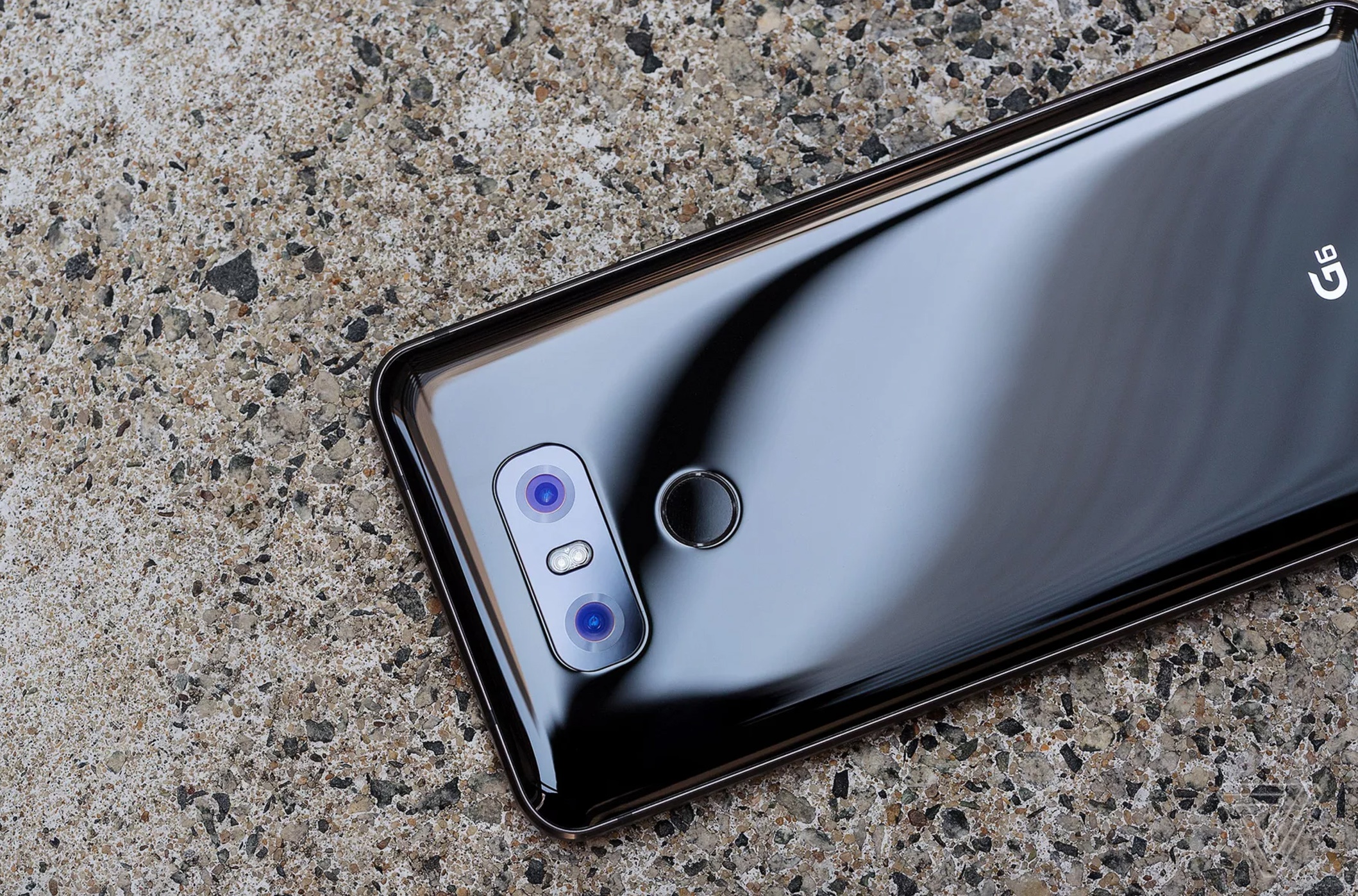 Ban mini cua LG G6 mang ten Q6, man hinh 5,4 inch hinh anh