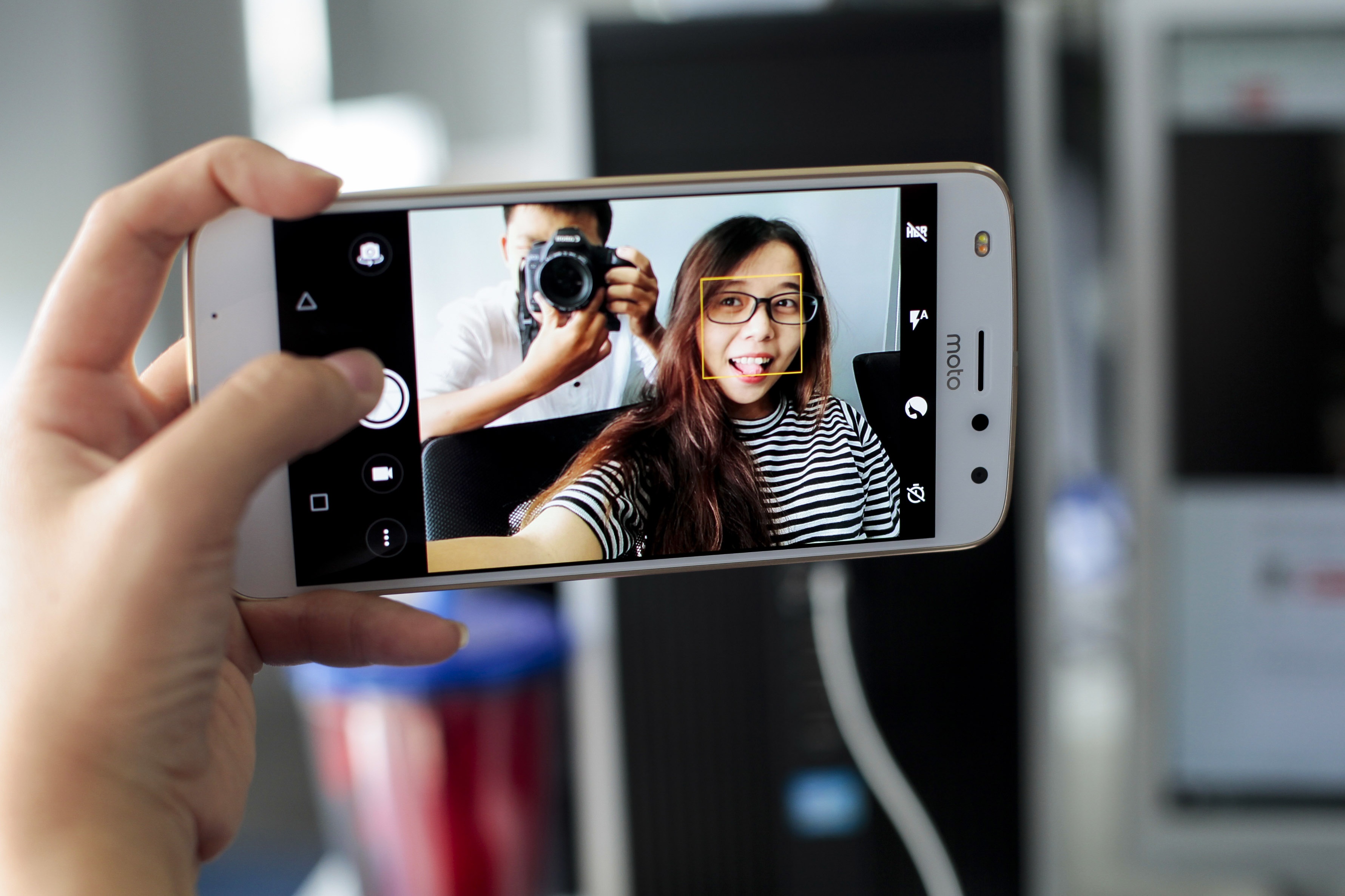 Moto Z2 Play gia 10, 9 trieu anh 12