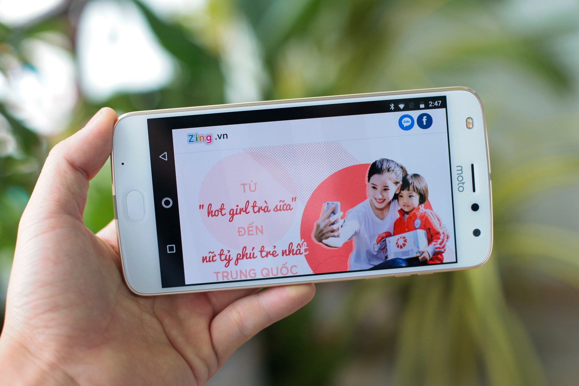 Mo hop Moto Z2 Play gia 10,9 trieu vua len ke hinh anh