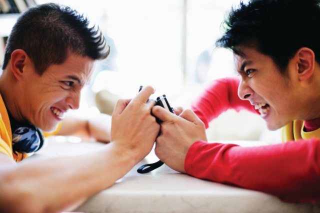 Smartphone chơi game ảnh 2 Smartphone choi game anh 2