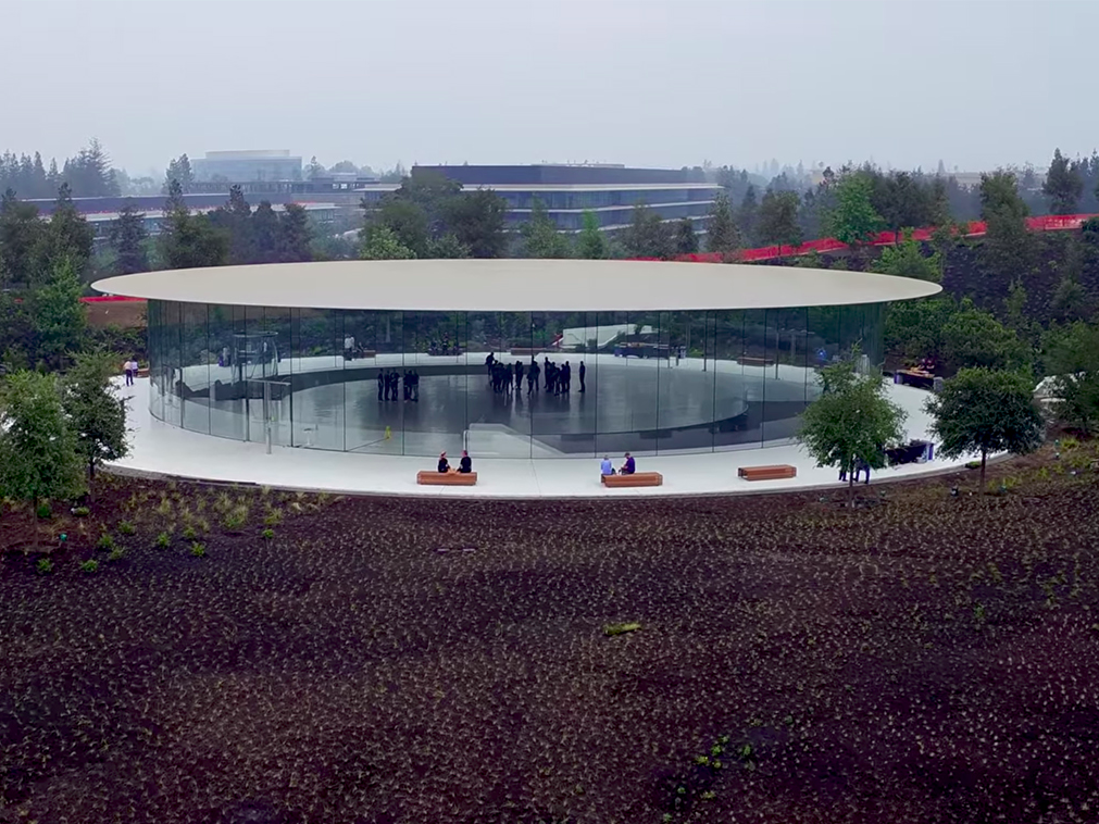 Steve Jobs tung noi gi ve toa nha to chuc le ra mat iPhone X? hinh anh