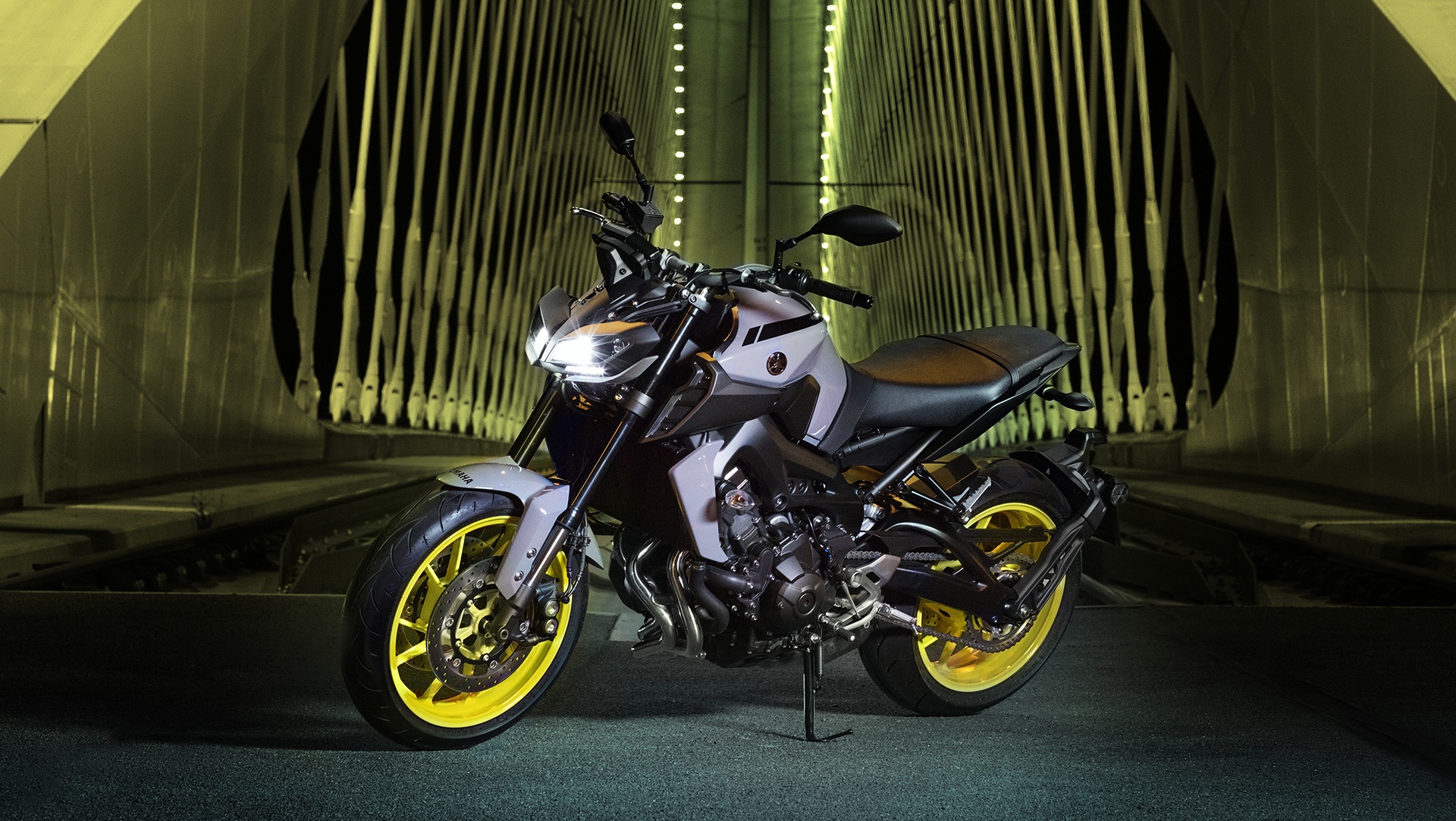 Yamaha ra mắt môtô 3 bánh MWT-9 ảnh 4 Yamaha ra mat moto 3 banh MWT-9 anh 4