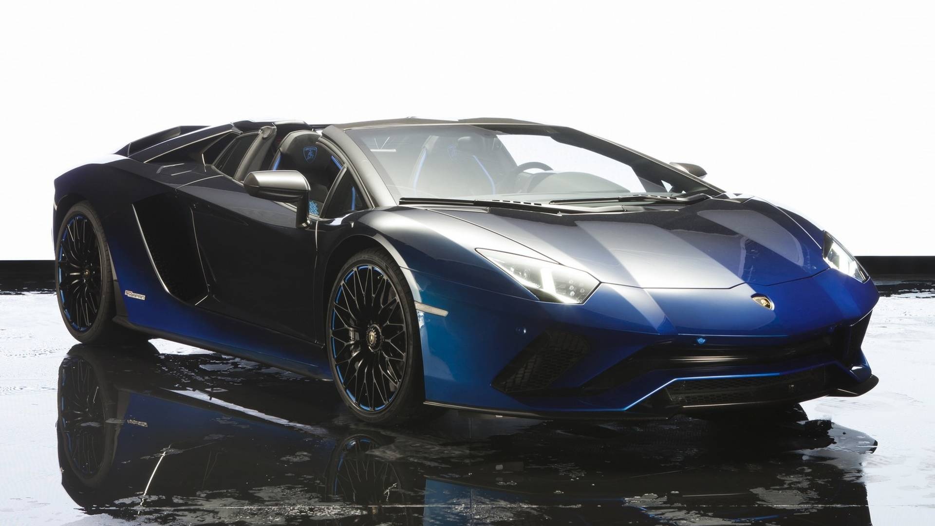 Lamborghini ra mat Aventador S Roadster anh 3