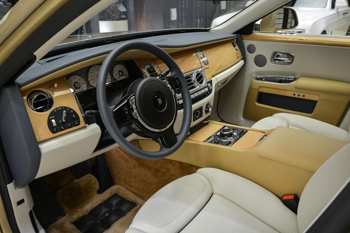 Rolls-Royce ra mat Ghost ''Oasis Edition'' anh 6