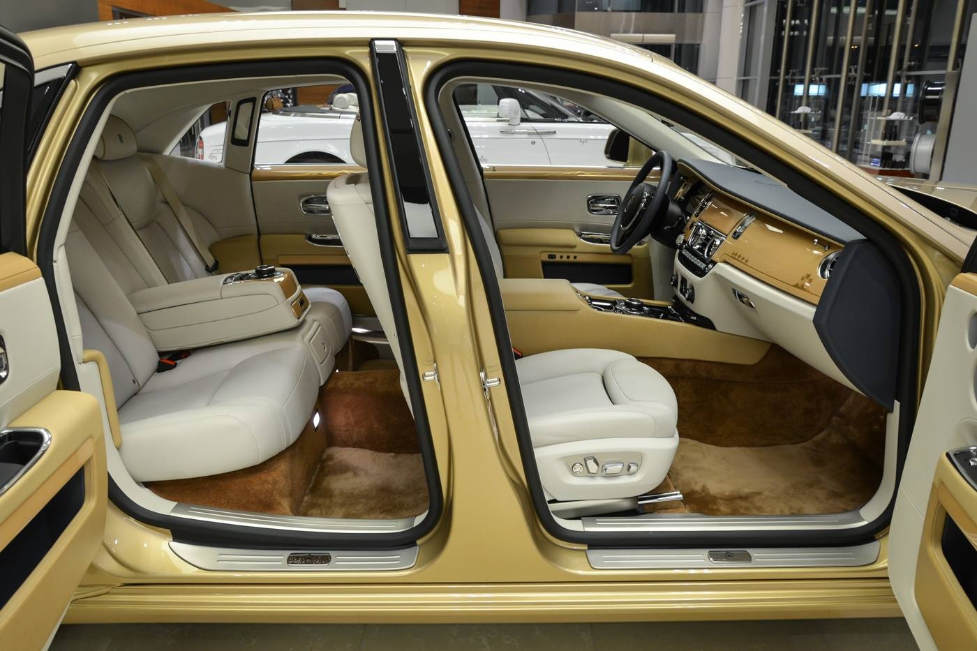 Rolls-Royce ra mat Ghost ''Oasis Edition'' anh 4