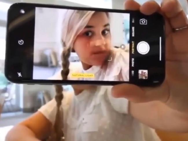 9X khoe iPhone X ảnh 1 9X khoe iPhone X anh 1