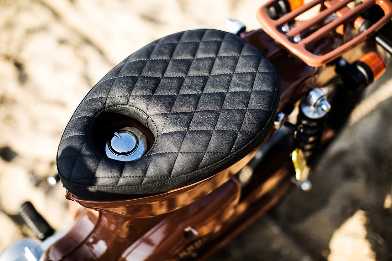 Honda Cub do cho dan me luot song anh 5