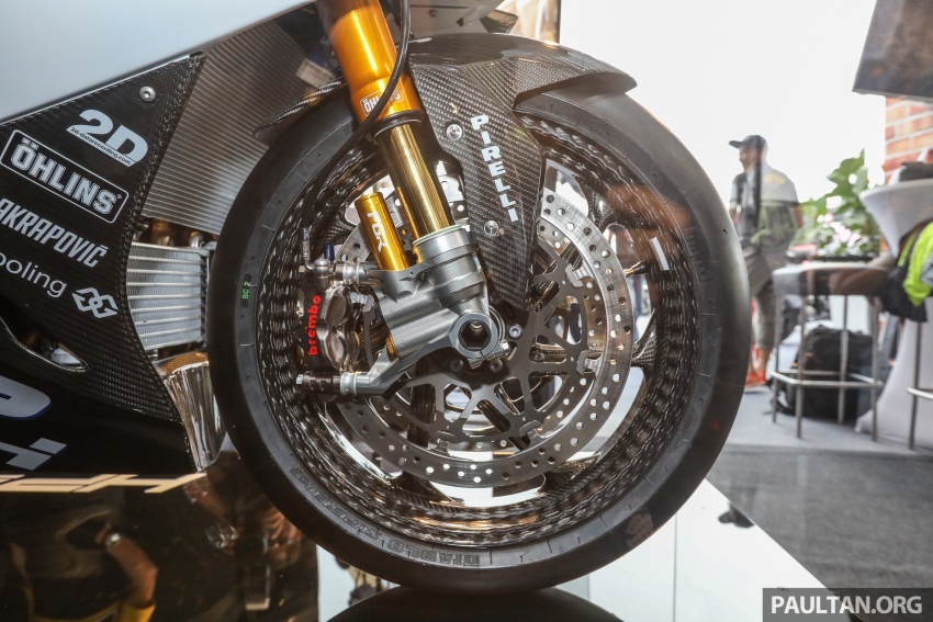 BMW mang HP4 Race den Dong Nam A anh 8