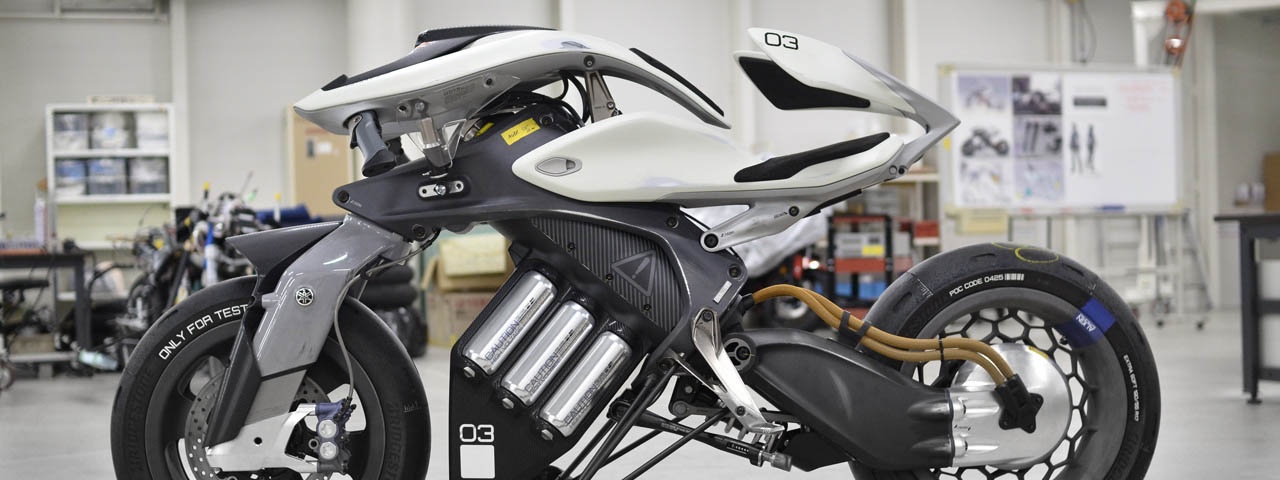 Can canh moto thong minh Yamaha MOTORoiD anh 4