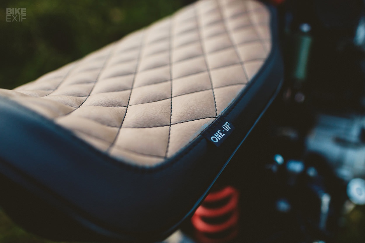 Xe do Honda CB600F dung iPhone lam dong ho anh 7