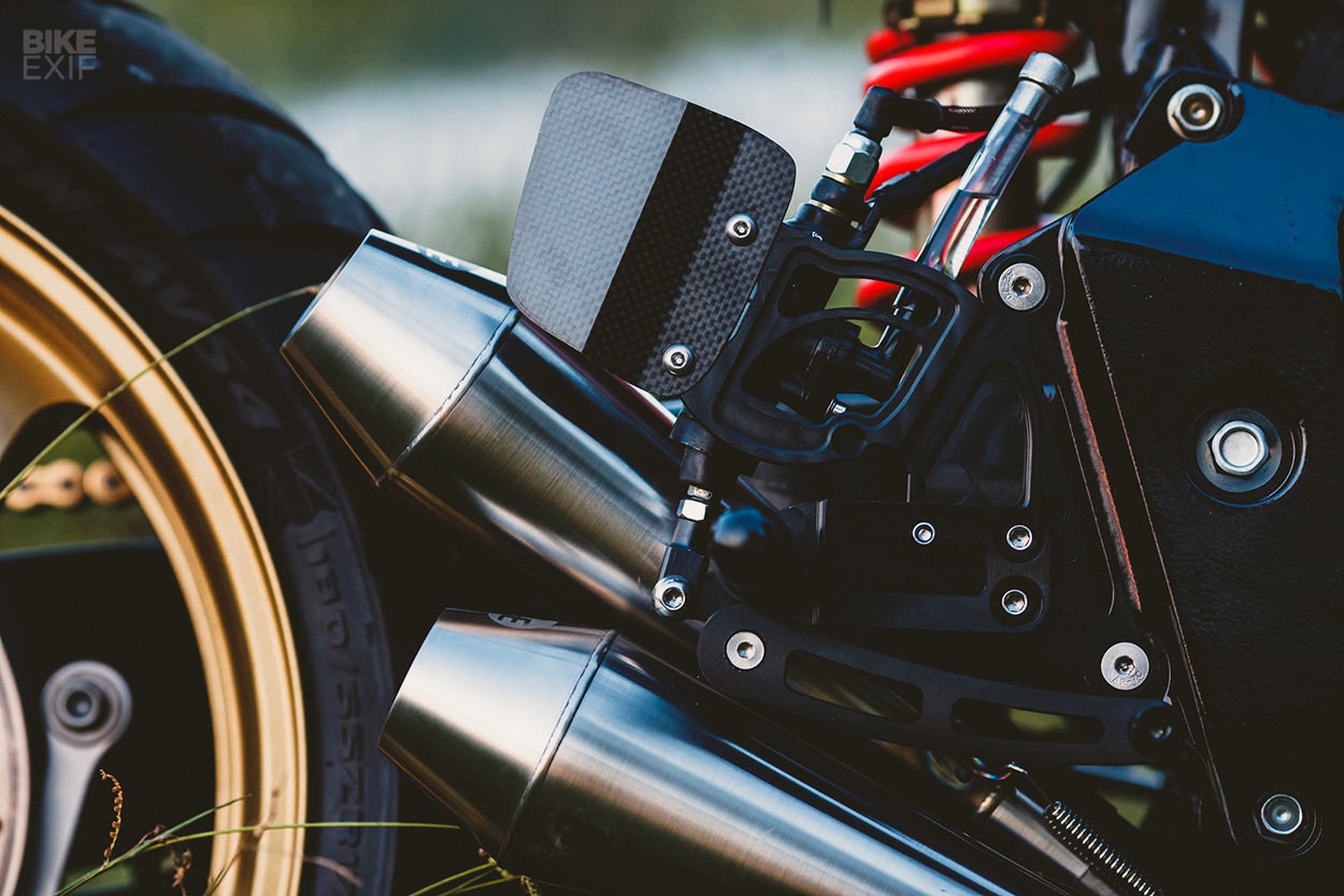 Xe do Honda CB600F dung iPhone lam dong ho anh 10