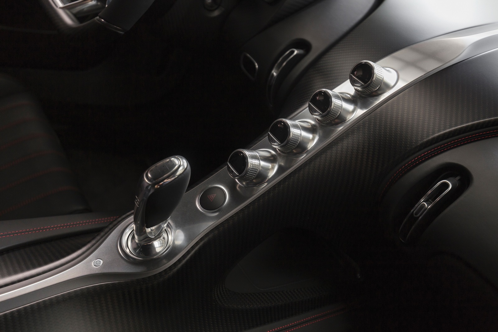 Bugatti Chiron phien ban Nguoi doi gia 4 trieu USD anh 9