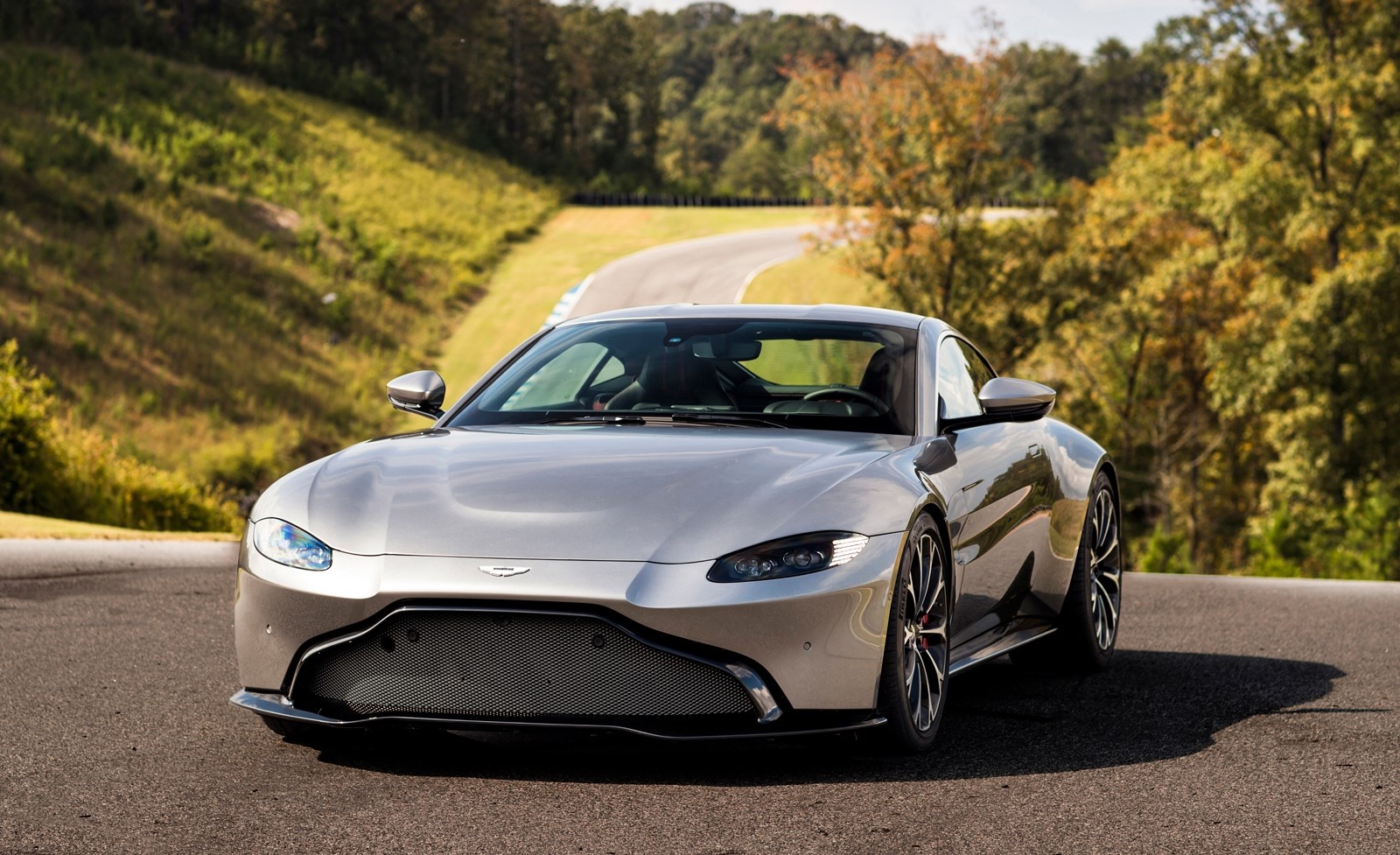 Aston Martin Vantage 2019 - pha bo moi gioi han anh 2