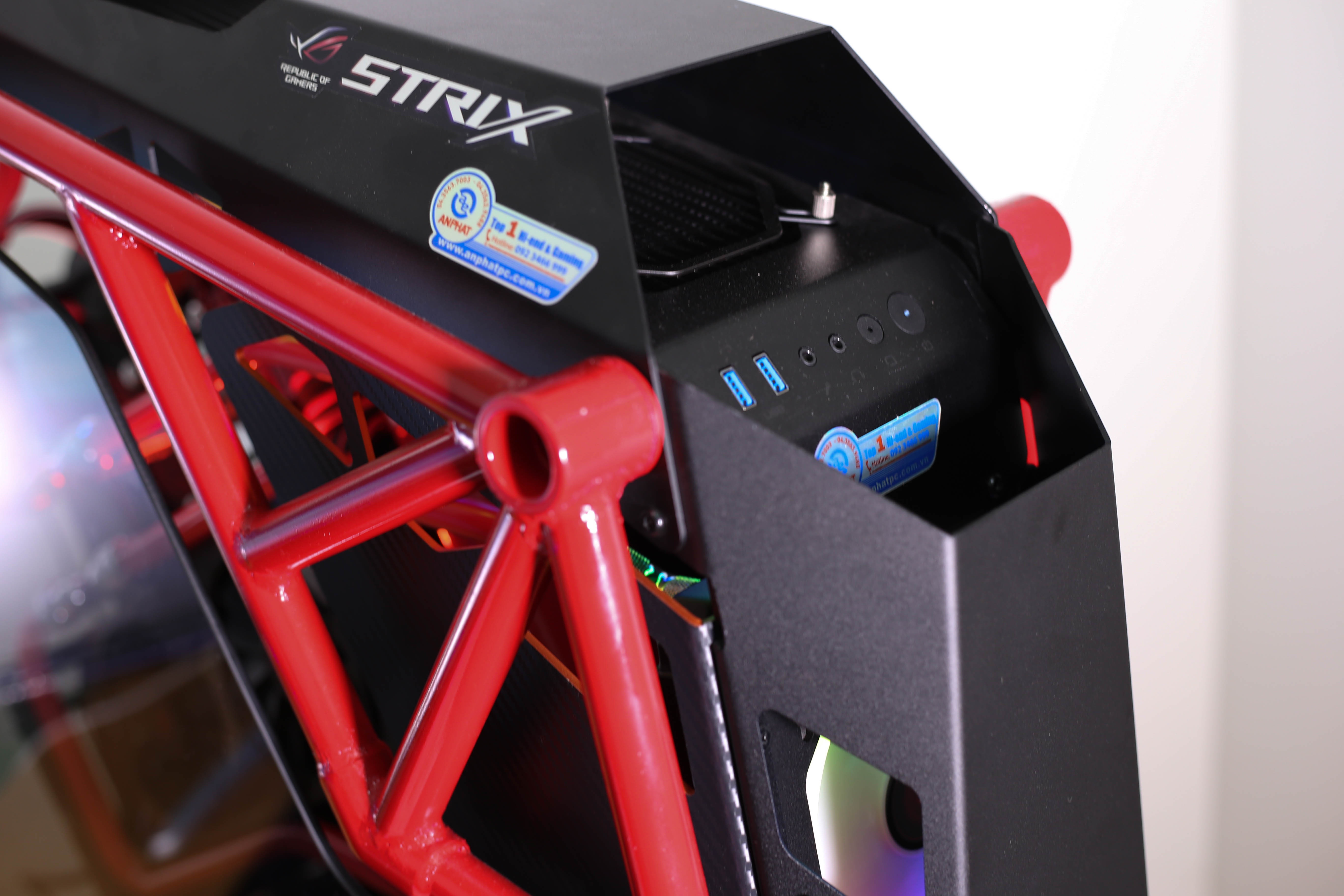 Dan may tinh "doc" do theo phong cach Ducati anh 6