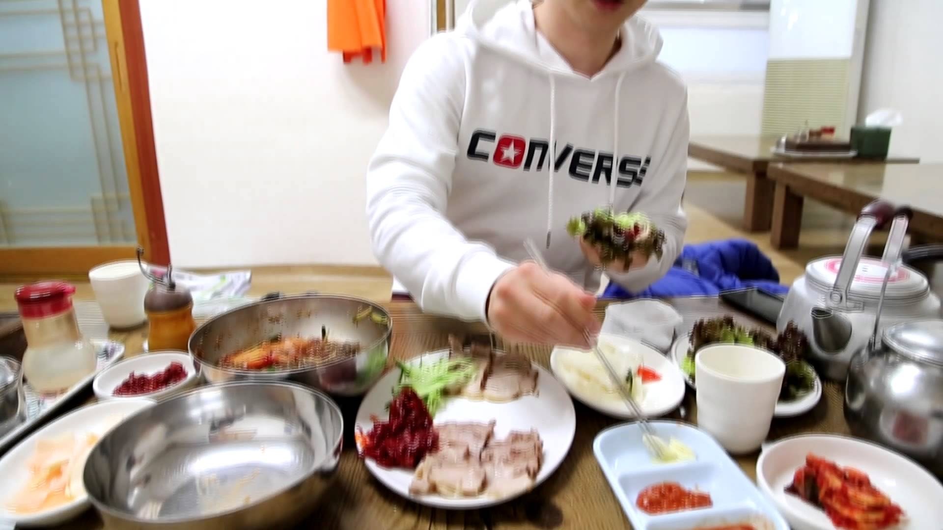 Livestream canh an uong tai Han Quoc hinh anh