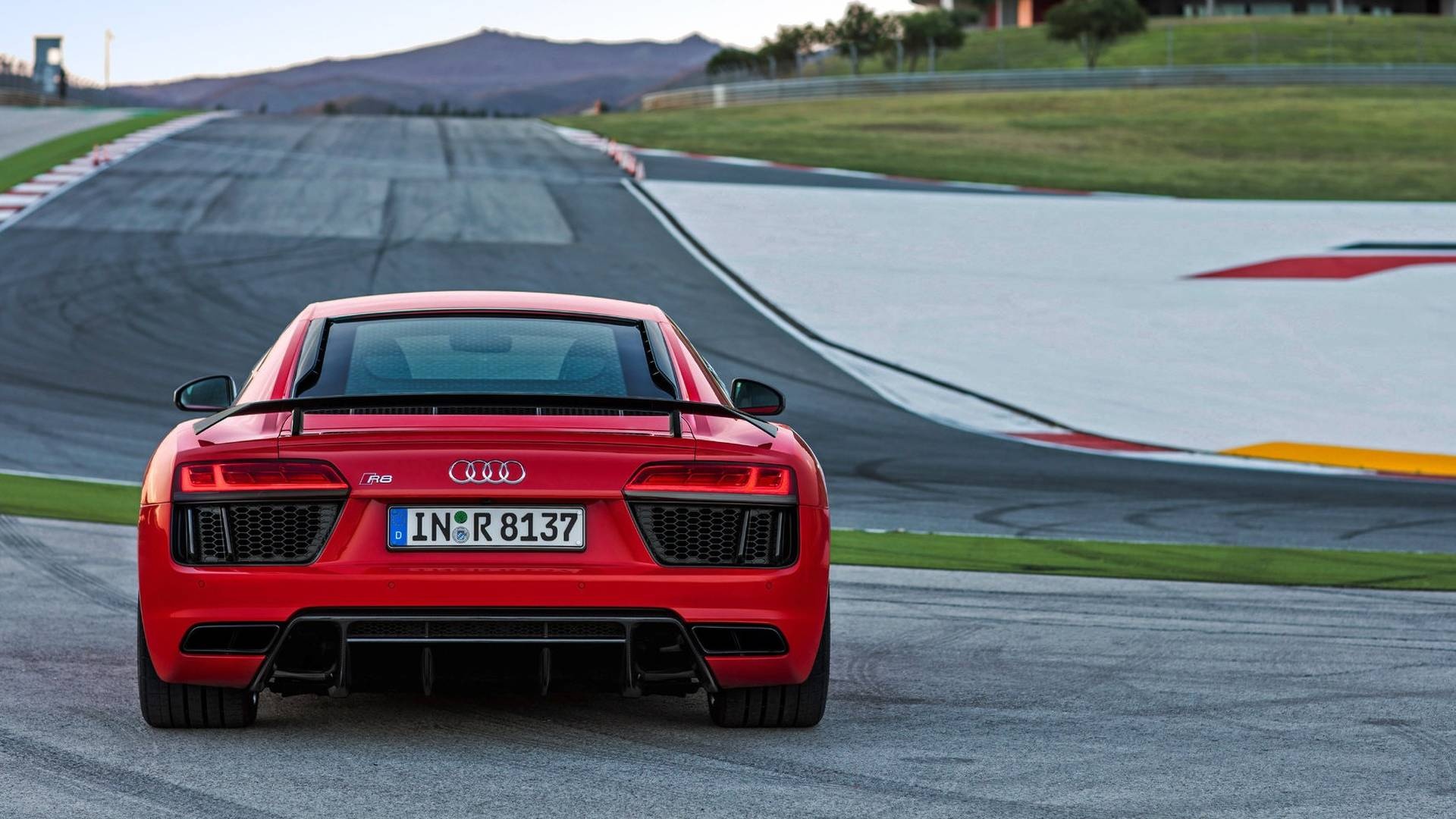 Audi R8 V10 Plus ban dac biet Neuberg Edition anh 8