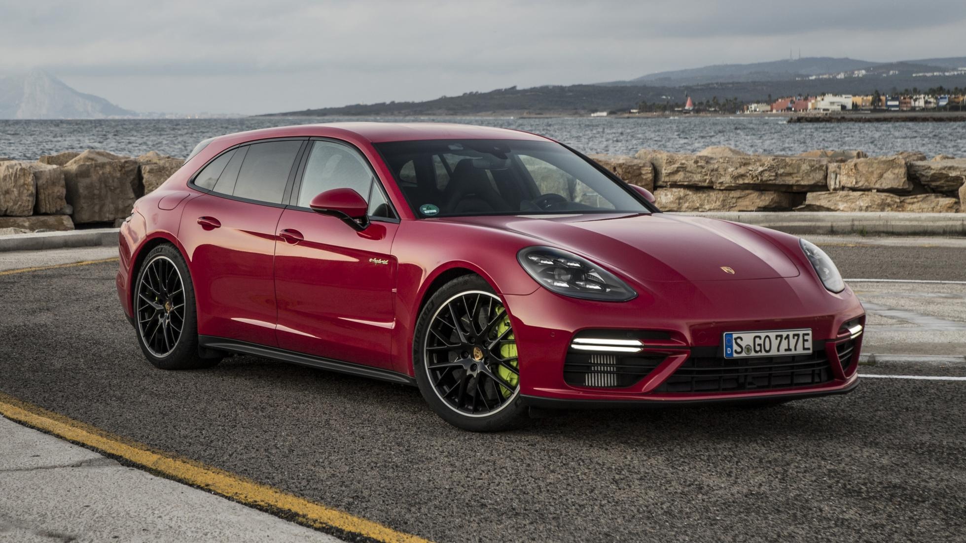 Porsche Panamera Turbo S E-Hybrid Sport Turismo anh 1