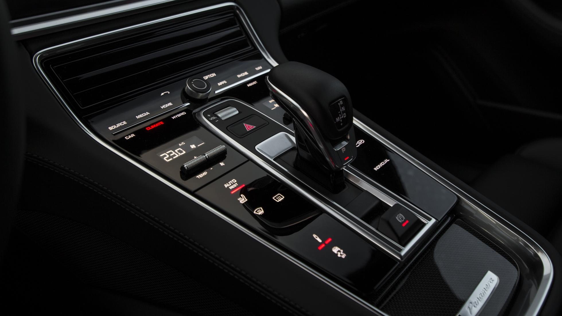 Porsche Panamera Turbo S E-Hybrid Sport Turismo anh 3