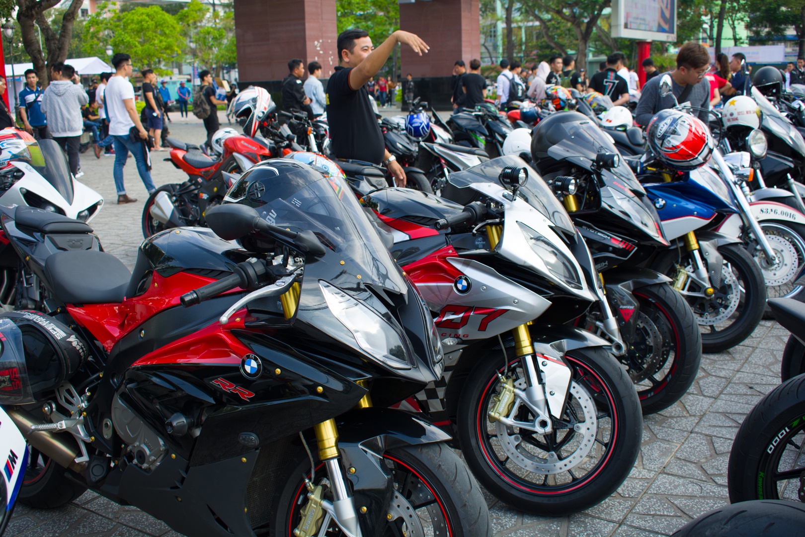 Hon 300 moto tu hop tai Can Tho anh 5