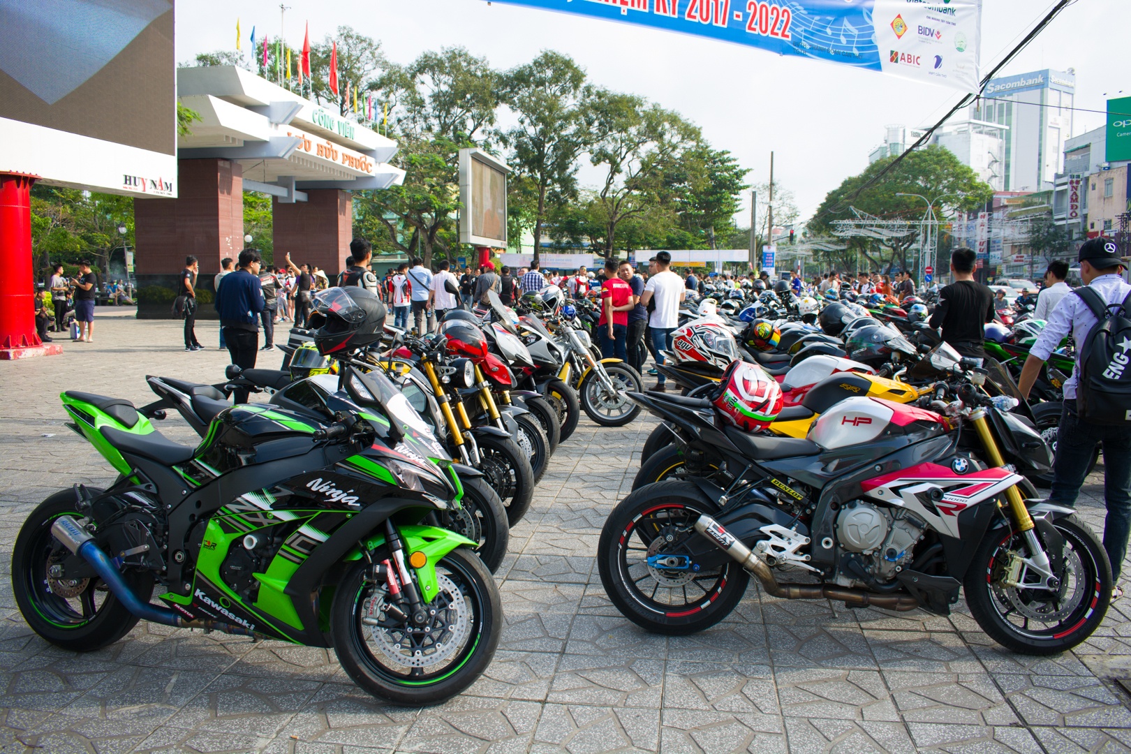 Hon 300 moto tu hop tai Can Tho anh 3