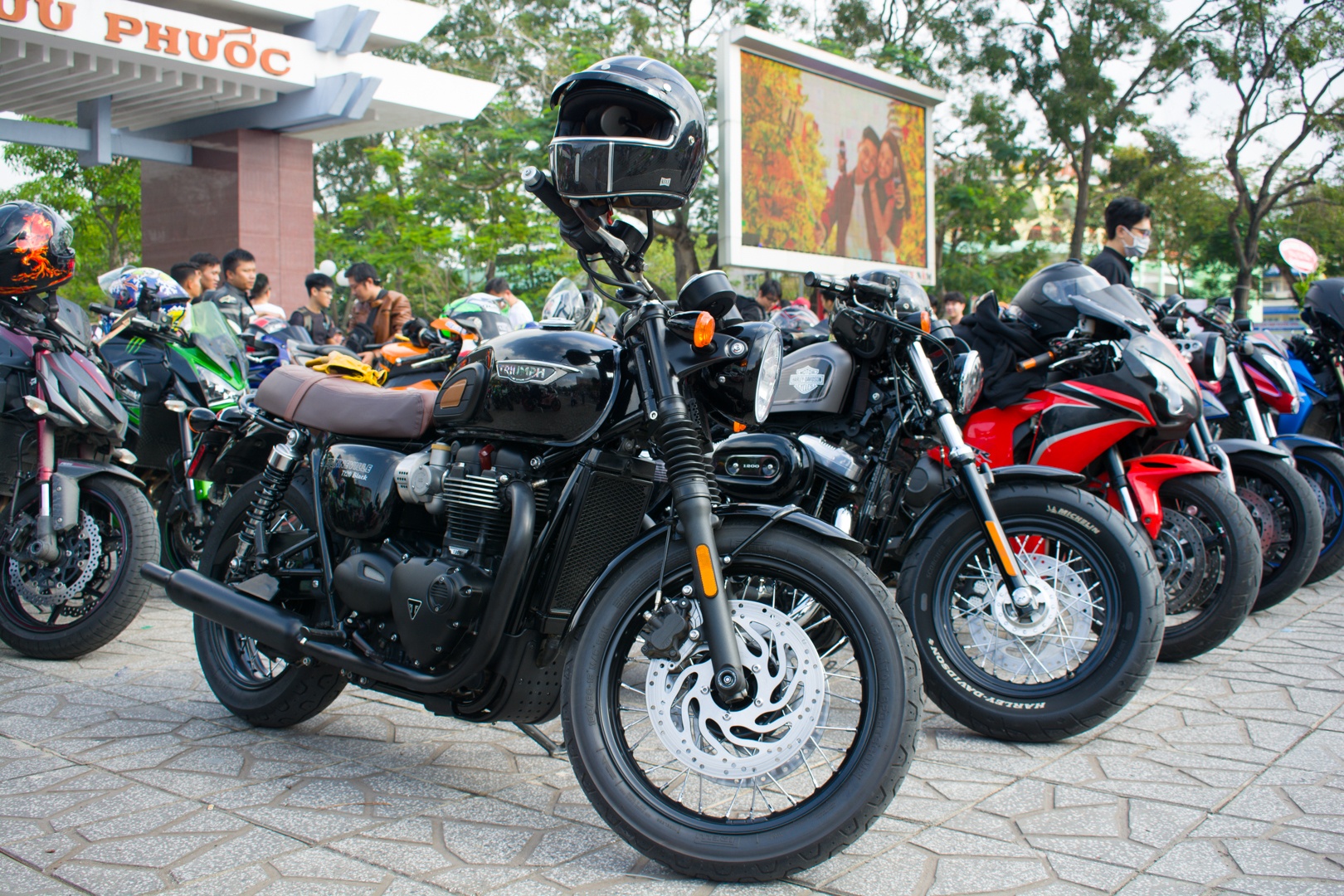 Hon 300 moto tu hop tai Can Tho anh 6