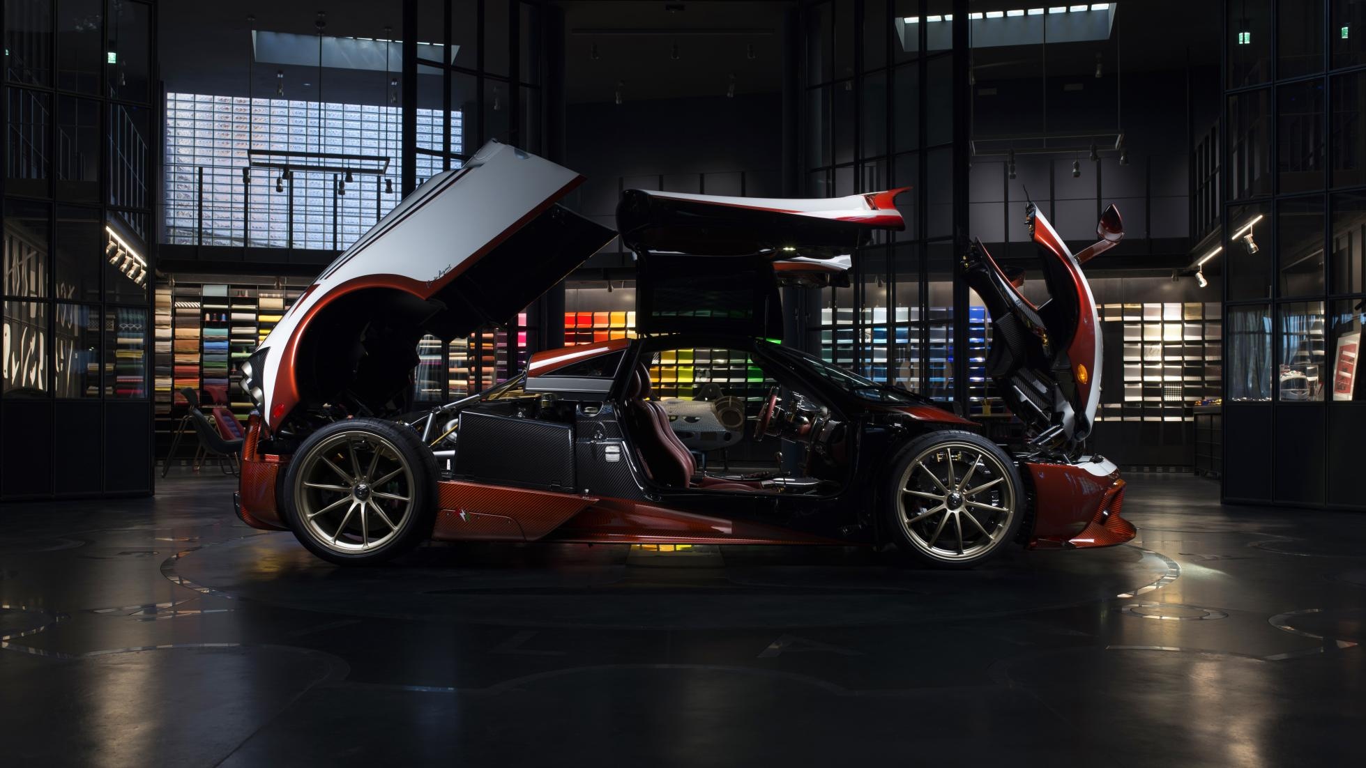 Pagani Huayra Lampo ra mat anh 3