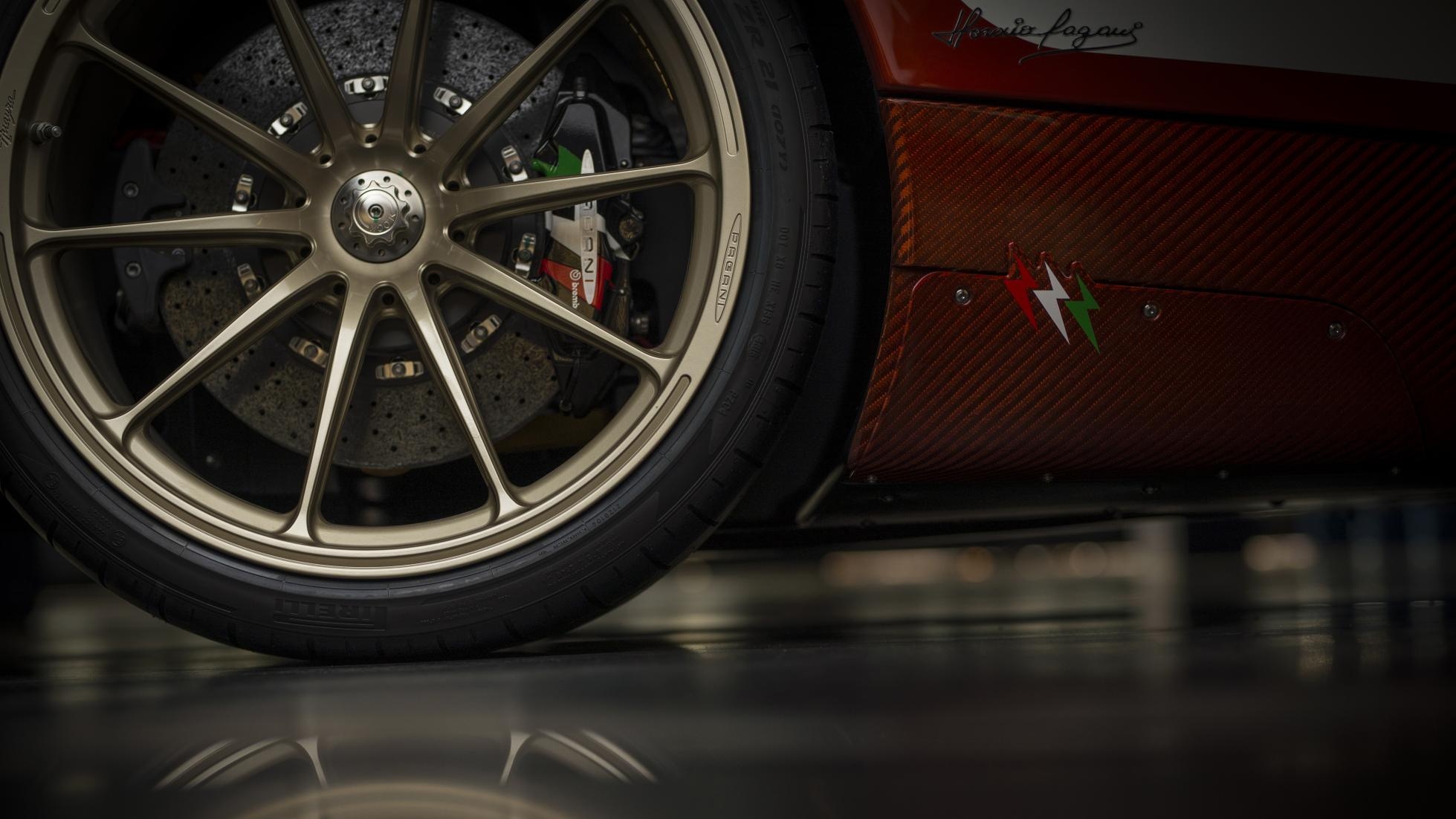 Pagani Huayra Lampo ra mat anh 6