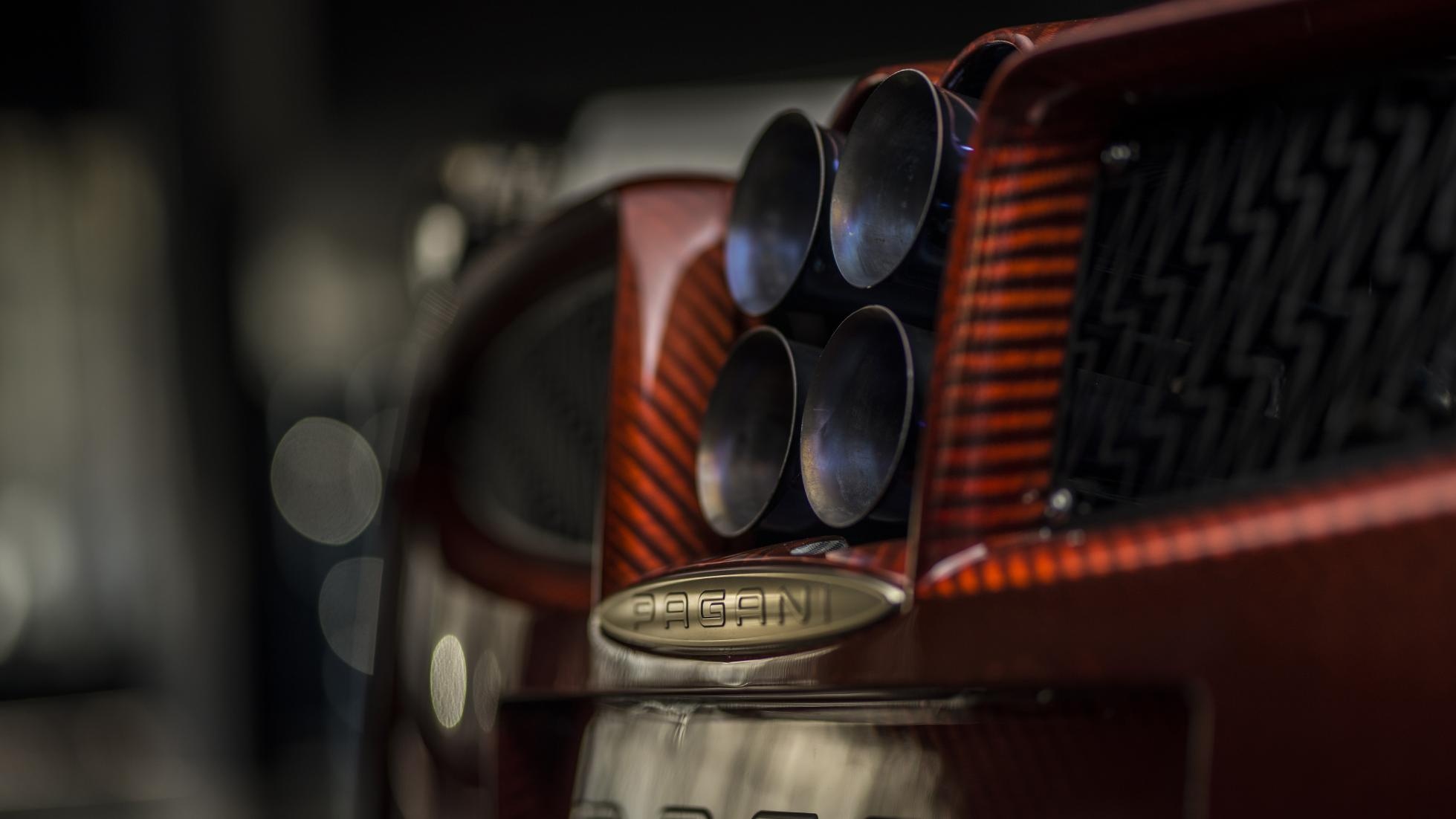 Pagani Huayra Lampo ra mat anh 8