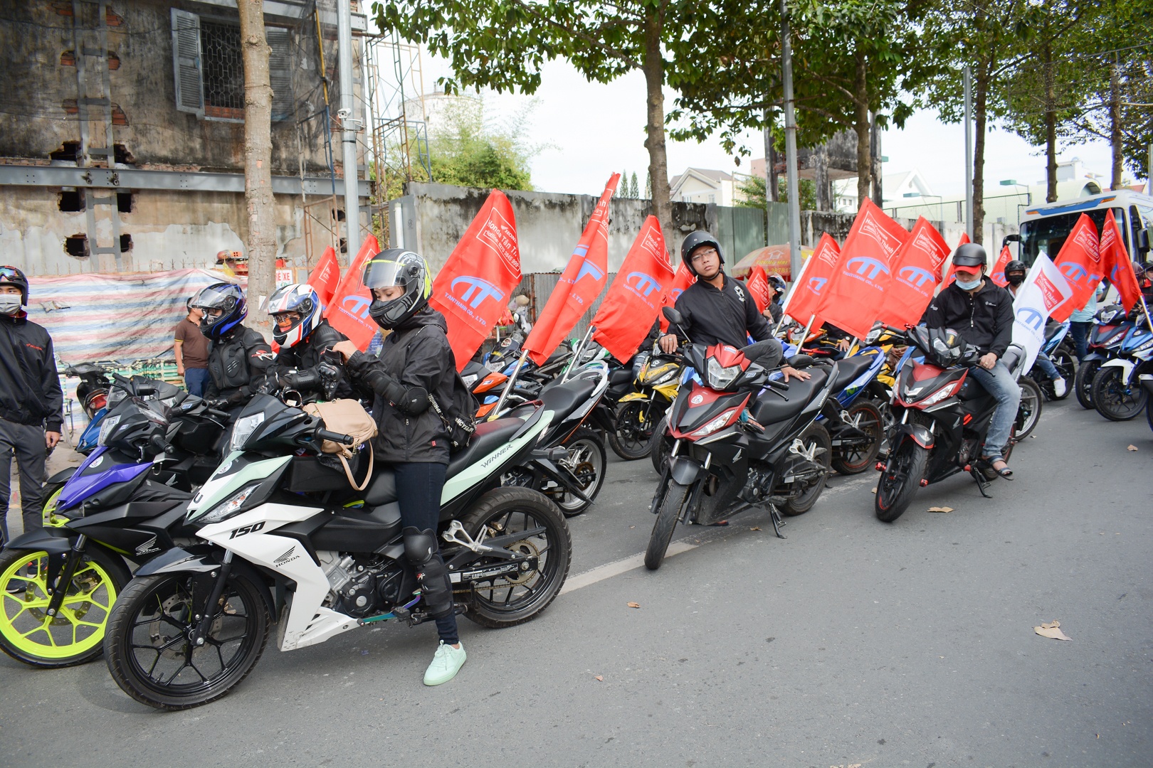 Dai hoi xe co tai Vinh Long anh 4