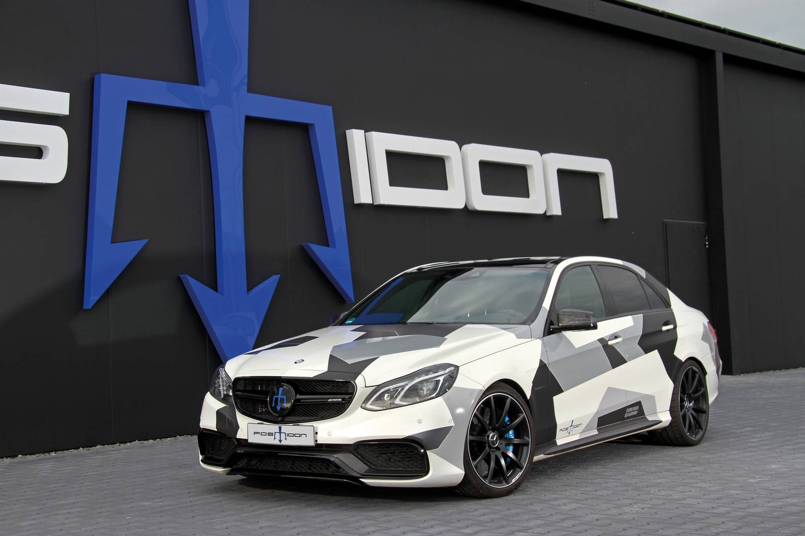Mercedes-Benz E63 S AMG do hon 1.000 ma luc hinh anh